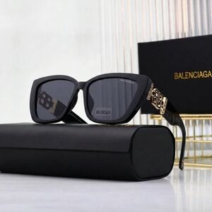 NWT ✨Balenciaga✨🖤 Black Sunglasses with Gold Detail